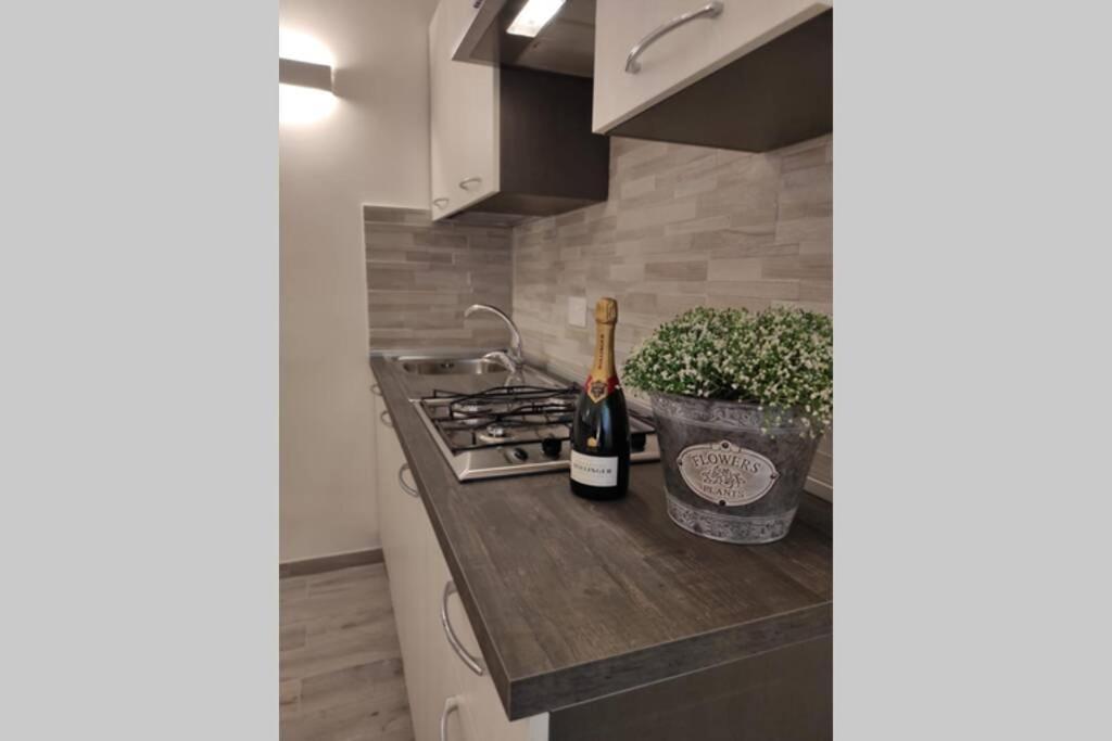Christy Suite Elegante Appartamento Nel Centro Storico Di Άντζιο Εξωτερικό φωτογραφία